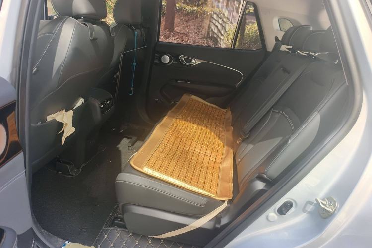 Used AION V 2023 Plus 70 Smart Enjoyment Seven-Seater Edition Ternary Lithium Left Rear Seat