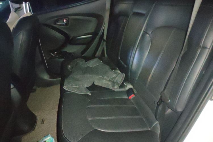 Used Hyundai ix35 2015 2.0L Automatic 2WD Smart Version China V Standard Left Rear Seat