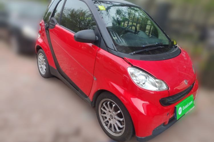 Used smart fortwo 2011 1.0 MHD Kobe Special Edition Front Right 45 Deg