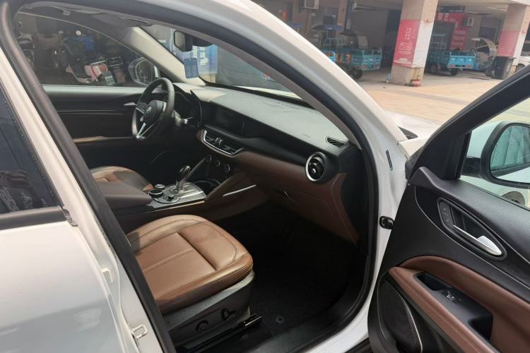 Used Alfa Romeo Stelvio 2017 2.0T 200HP Elite Edition
