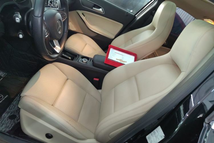 Used Mercedes-Benz GLA 2016 GLA 220 4MATIC Fashion Edition Left Front Seat