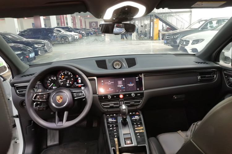 Used Porsche Macan 2024 Macan 2.0T Center Console