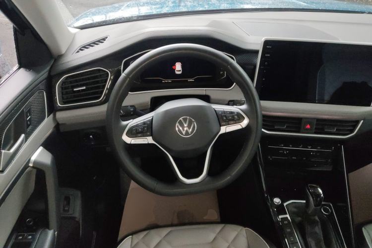 Used Volkswagen Tayron 2023 280TSI Two-Wheel-Drive Luxury Plus Advanced Version Steering Wheel