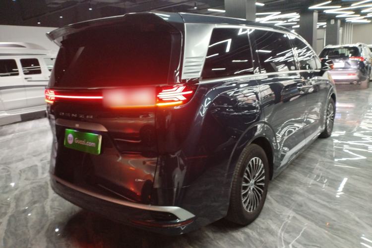 Used Denza D9 2022 DM-i 1040 Prestige Model
