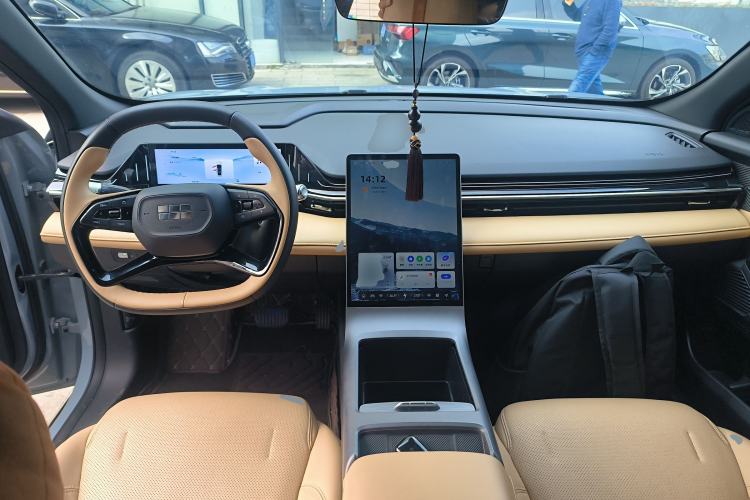 Used Geely Galaxy L6 2023 125km Starship
