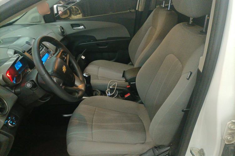 Used Chevrolet Aveo Sonic 2011 Sedan 1.4L Manual Transmission SE
