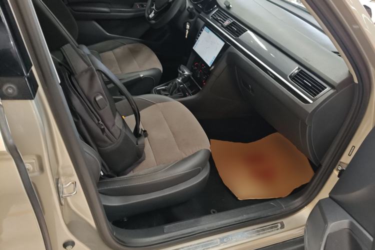 Used Volkswagen C-TREK 2017 1.6L Automatic Comfort Model Right Front Seat