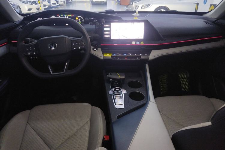 Used Changan UNI-V iDD 2023 ZhiDian iDD 1.5T 113km ZhiKu Model
