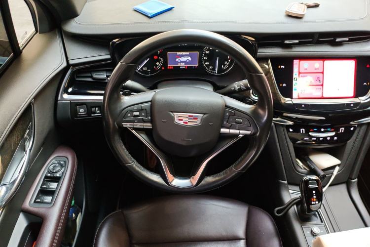 Used Cadillac XT6 2022 2.0T 7-Seater Two-Wheel Drive Luxury Version Steering Wheel