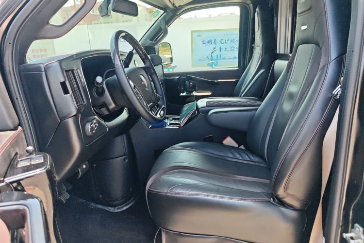Used GMC SAVANA 2014 6.0L Long Wheelbase Leader Edition
