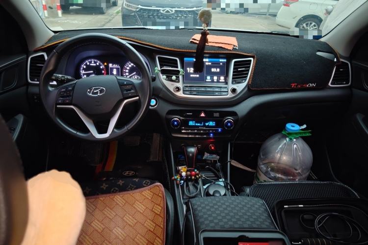 Used Hyundai Tucson 2018 1.6T Dual-Clutch Two-Wheel Drive 15th Anniversary Special Edition