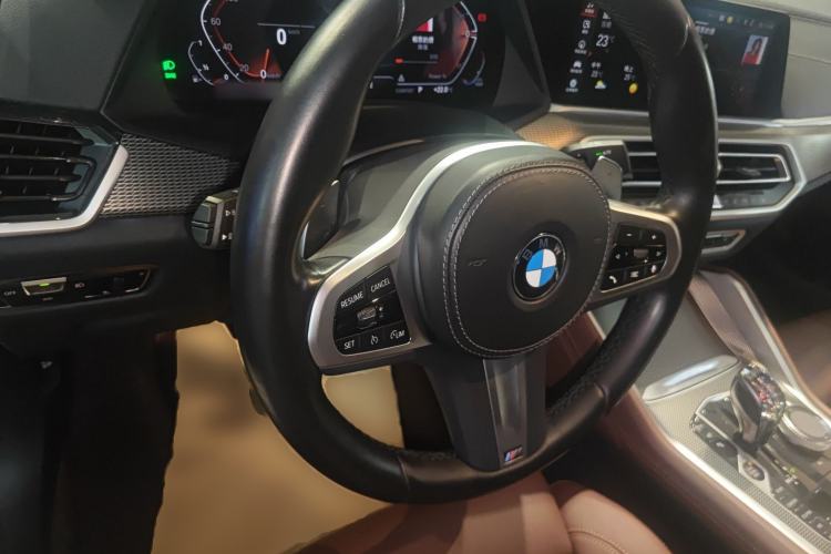 Used BMW X6 2022 Second Facelift xDrive40i M Sport Package Steering Wheel