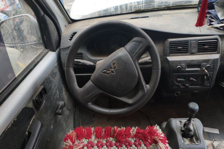 Used Wuling Rongguang 2014 1.2L S Base Model
