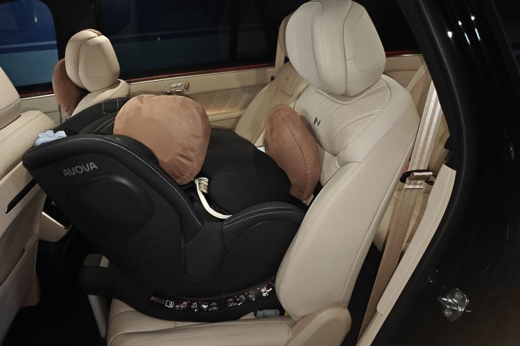 Used ONVO Luxeed L90 2025 Model—Ultra Six-Seater Version
