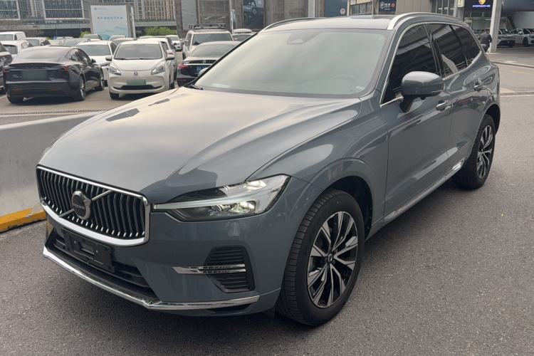 Used Volvo XC60 2023 B5 4x4 Smart Luxury Edition