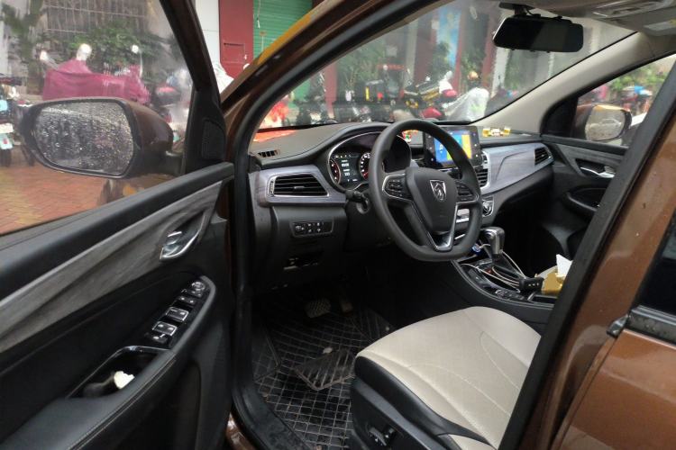 Used Baojun 730 2019 1.5T CVT Flagship Model 7 Seats China VI Emission Standard Driver Seat