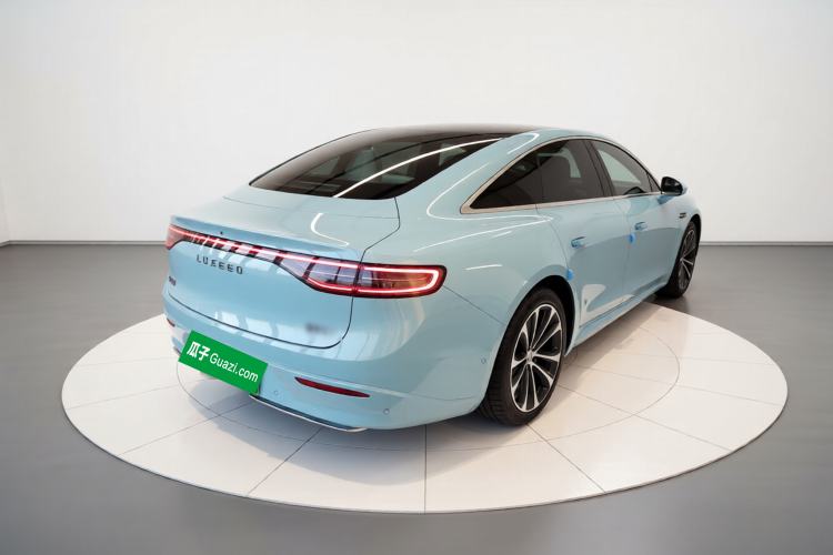 Used Hima Luxeed S7 2025 785 km Ultra Rear Right 45 Deg