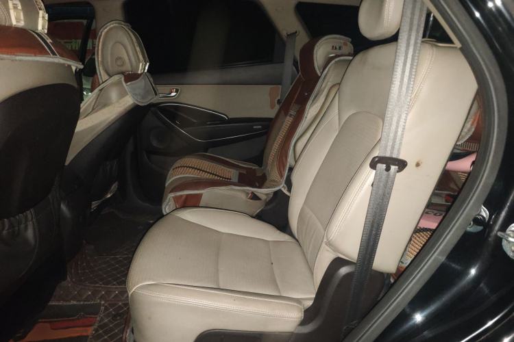 Used Hyundai Grand SantaFe 2013 3.0L 6-seat 4x4 Comfort Edition
