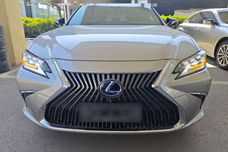 Used Lexus ES 2020 300h Premium Edition
