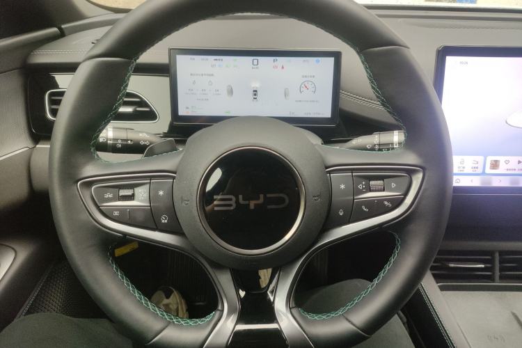 Used BYD Seal 06 New Energy 2025 DM-i Smart Drive 120KM Deluxe Model Steering Wheel