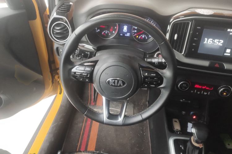 Used Kia kx1 Stonic 2021 1.4L CVT Fun & Sunroof Model
