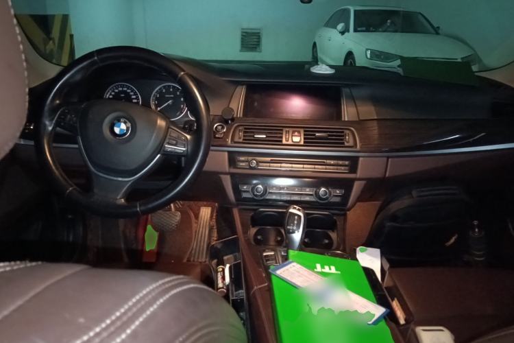 Used BMW 5 Series 2014 525Li Luxury Design Package Center Console