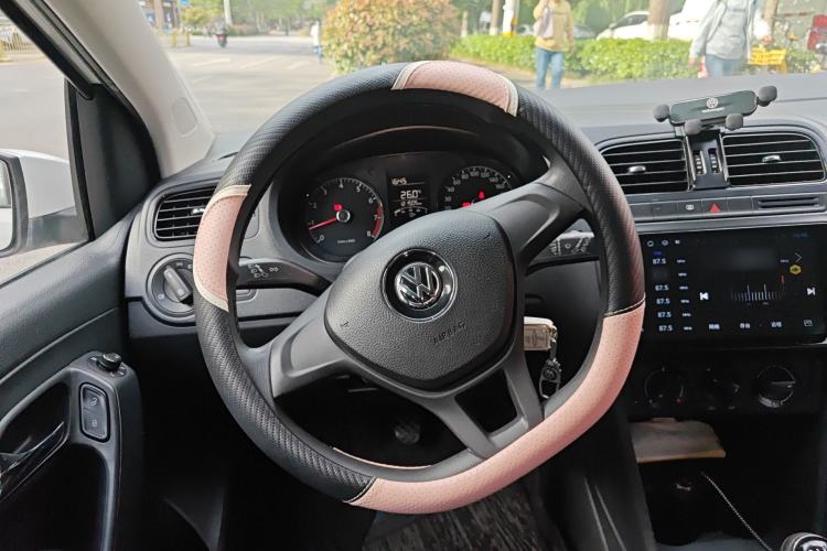 Used Volkswagen Polo 2014 1.4L Manual Fashion Edition Steering Wheel