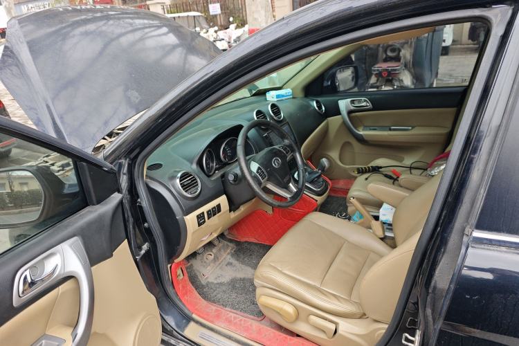 Used Haval H6 2011 2.0L Manual Two-Wheel Drive Elite Version
