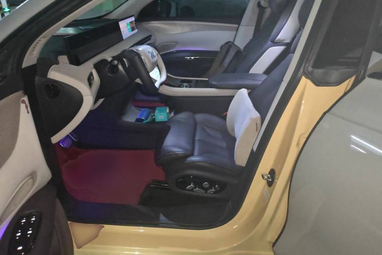 Used IM LS7 2023 100kWh Lux Rear-Drive Version
