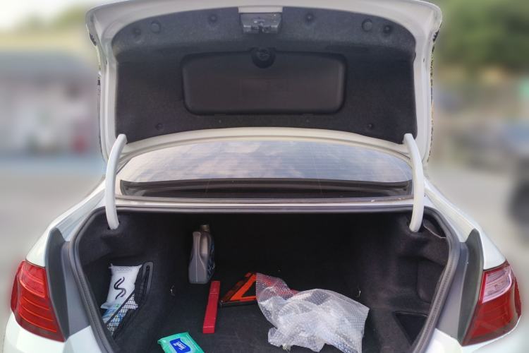 Used BMW 5 Series 2014 520Li Elegant Model
