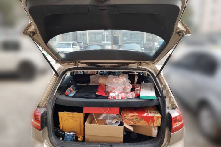 Used Volkswagen Golf 2016 1.6L Automatic Fashion Model Trunk