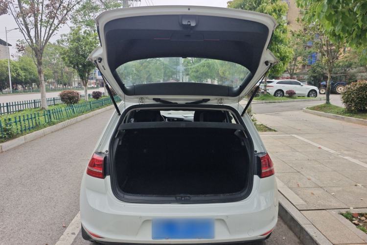 Used Volkswagen Golf 2016 1.6L Automatic Comfort Model Trunk