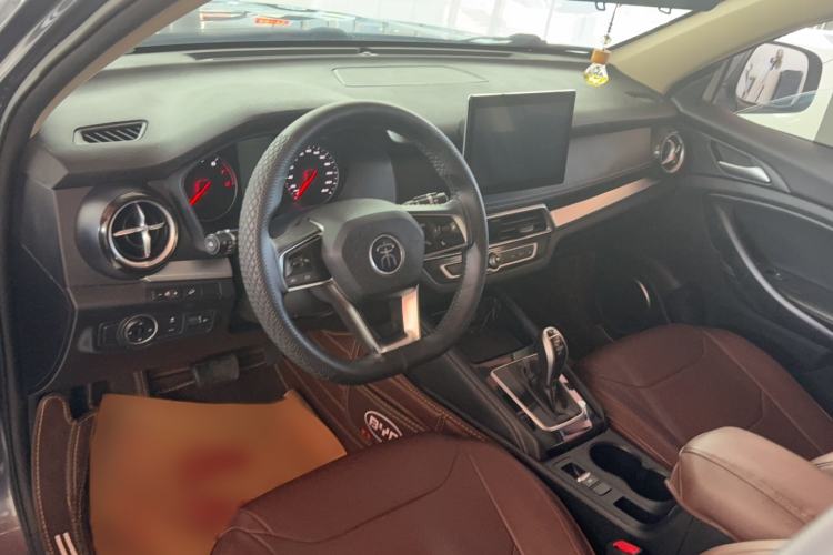 Used BYD Song 2020 Classic Edition 1.5T Automatic Elite Model Interior 2