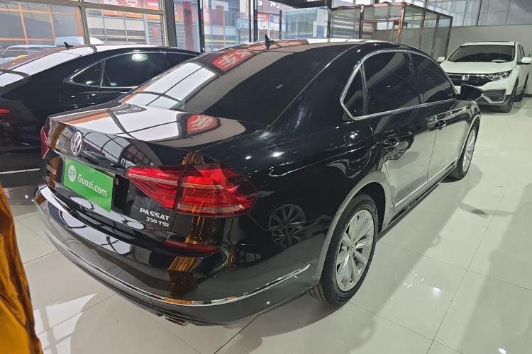 Used Volkswagen Passat 2017 330TSI DSG Luxury Edition
