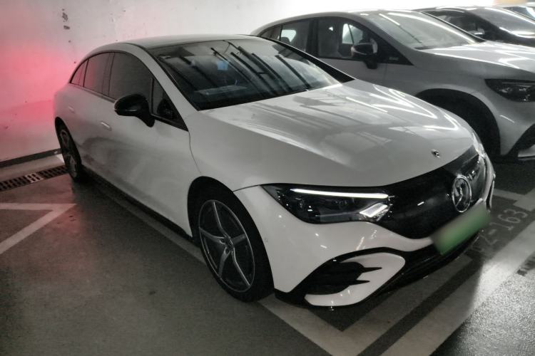 Used Mercedes-Benz EQE 2022 350 First Edition Special Version Front Right 45 Deg