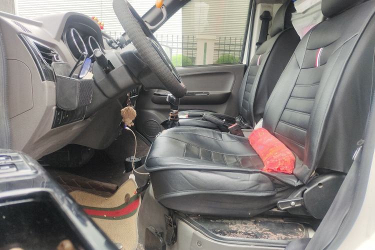 Used Dongfeng Yufeng EM26 2023 Standard Edition 41.472 kWh Henan Lithium Power Left Front Seat