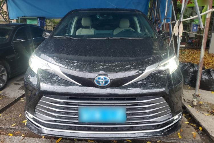 Used Toyota SIENNA 2021 2.5L Hybrid Premium Edition
