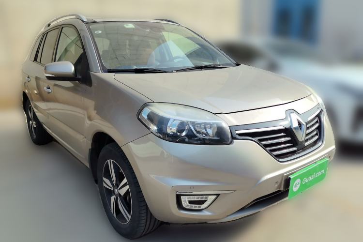 Used Renault Koleos 2015 2.5L 4x4 Comfort Edition Front Right 45 Deg