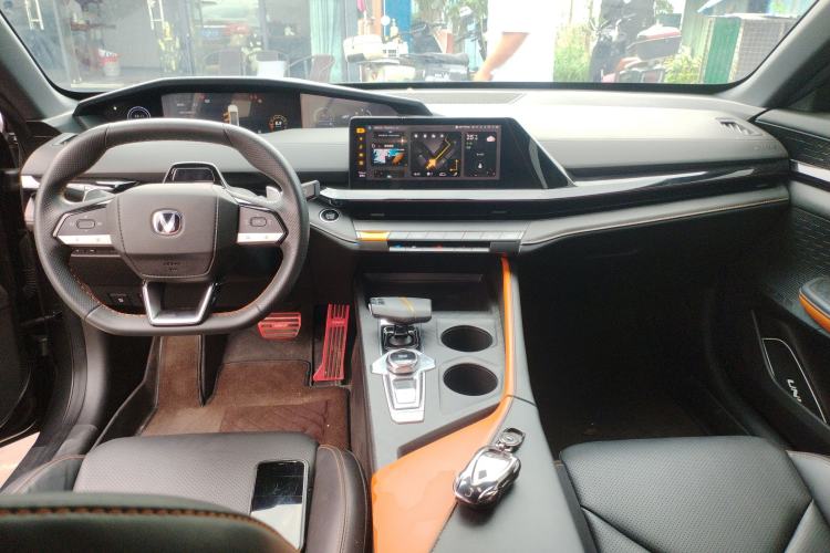 Used CHANGAN UNI-V 2022 1.5T Prestige Version Center Console