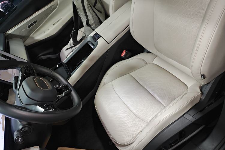 Used Lynk & Co 08 EM-P 2023 245km Ultra-Long Range Halo Left Front Seat