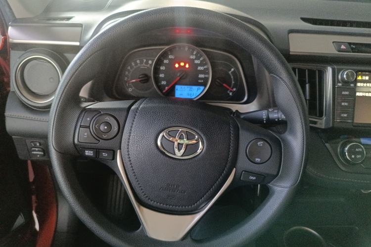 Used Toyota RAV4 2015 2.0L CVT Two-Wheel Drive Fashion Edition