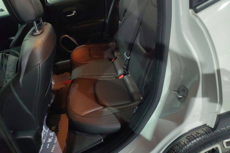 Used Jeep Renegade 2018 Connected Large Screen Version 180T Automatic Smart Version