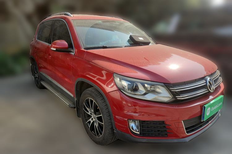 Used Volkswagen Tiguan 2015 1.8TSI Automatic Two-Wheel Drive Luxury Model Front Right 45 Deg