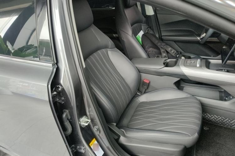 Used CHANGAN NEVO A05 2025 Truly Delicious Version 145 Excellence Edition Right Front Seat