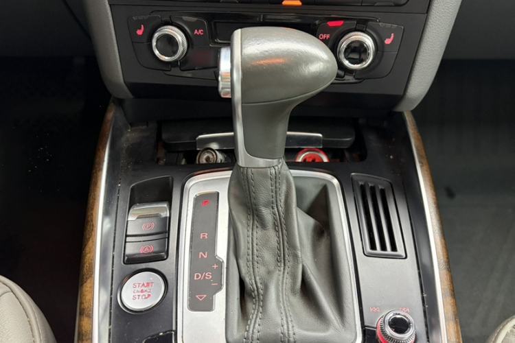 Used Audi Q5 2015 40 TFSI Comfort Model
