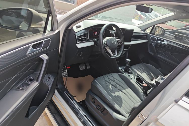 Used Volkswagen Tiguan L 2022 330TSI Automatic Two-Wheel Drive R-Line Enhanced Edition Driver Seat