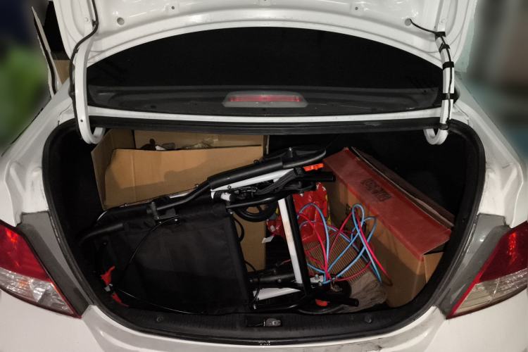 Used Hyundai Verna (older generation) 2010 Sedan 1.4L Manual Comfort GS Trunk