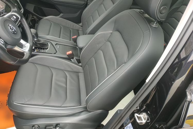 Used Volkswagen Tiguan L 2020 330TSI Automatic Two-Wheel Drive R-Line Flagship Version China VI Standard