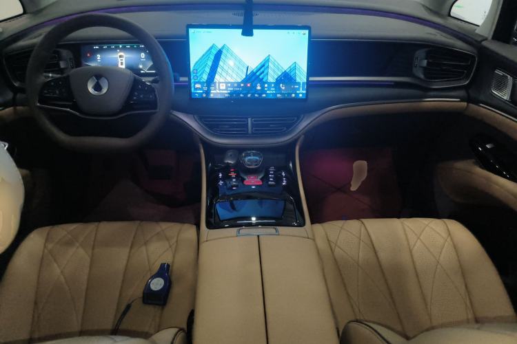 Used Denza D9 2022 DM-i 970 Four-Wheel Drive Flagship Model
