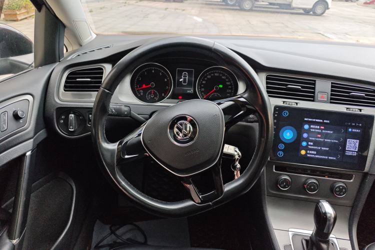Used Volkswagen Golf 2015 1.4TSI Automatic Comfort Model Steering Wheel